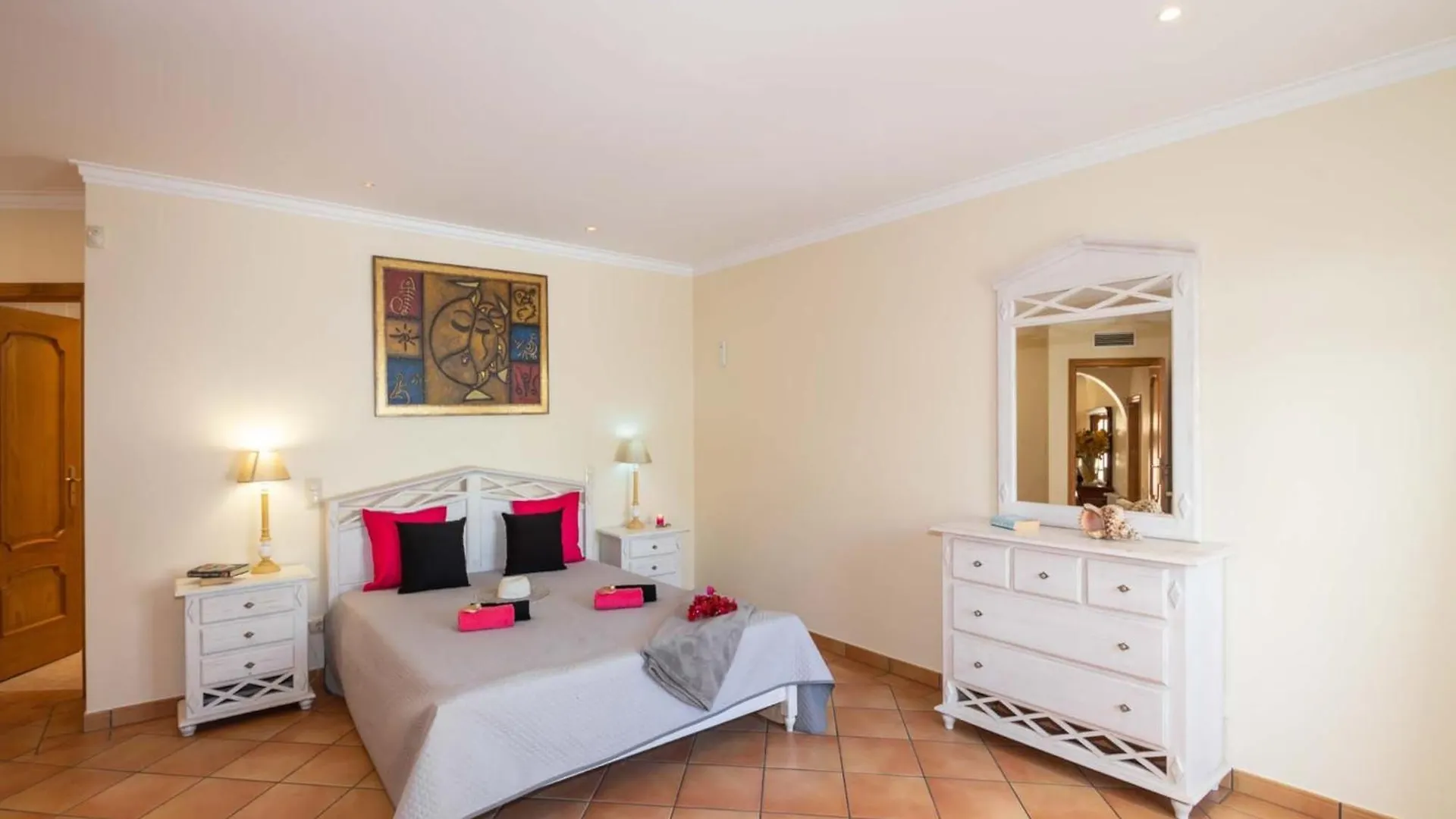 Magnificant Villa Heated Swimming Pool, Free Wifi Albufeira